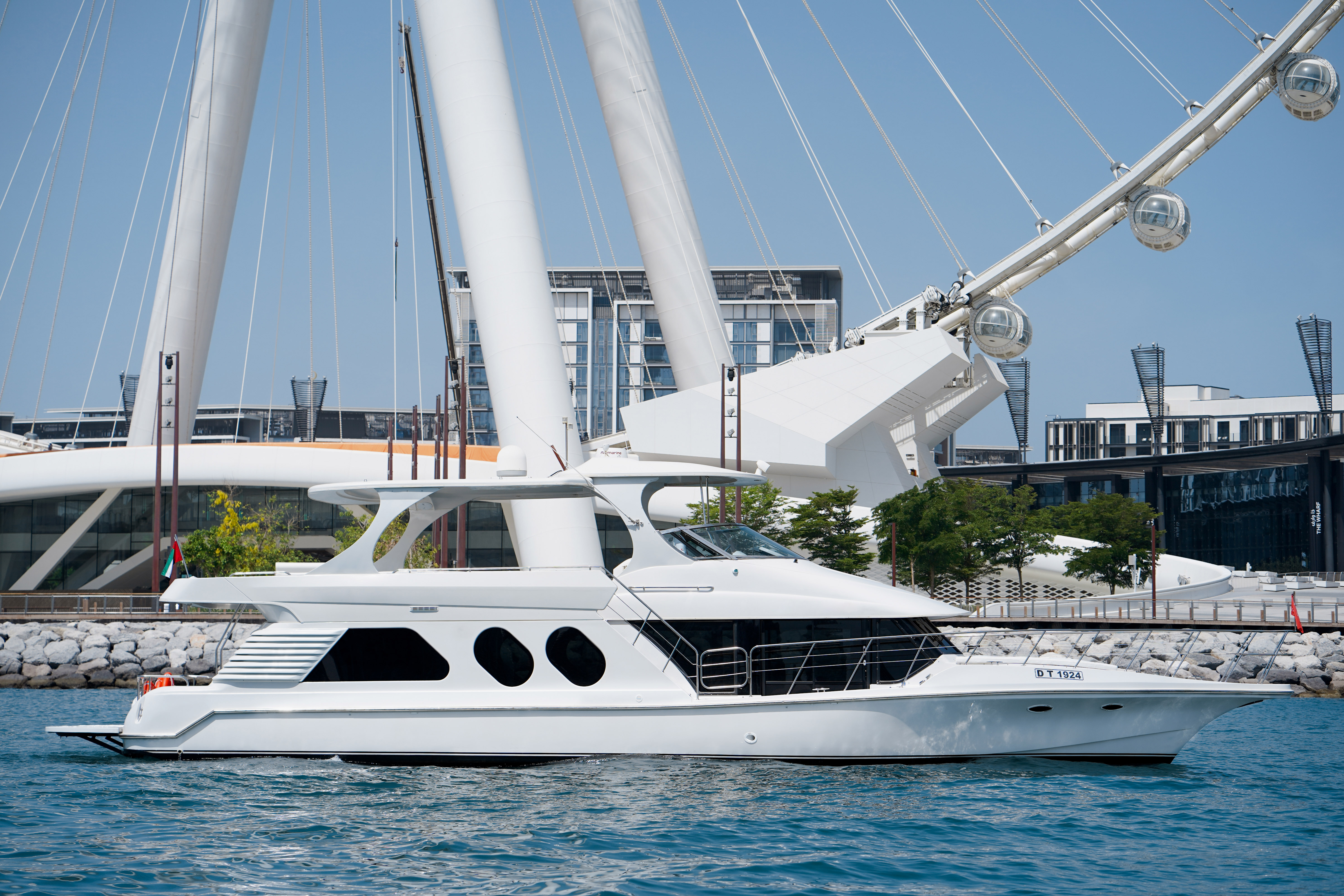 Dubai Marina 1 Hour Yacht Tour